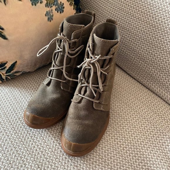 Sorel “Toronto” Lace-Up Booties - Picture 10 of 13